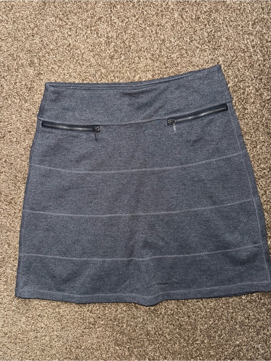 Athleta Dresses & Skirts - Athleta Strata Grey Skirt